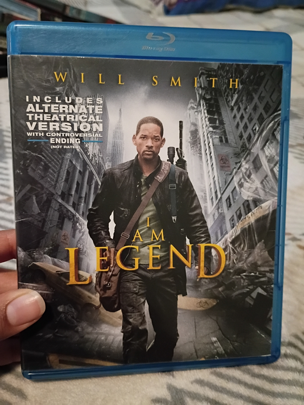 I Am Legend (Blu-ray) - Will Smith - Movie Case with Yellow Title